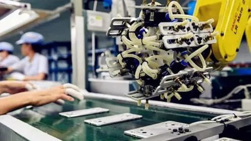 科技浪潮下的就業變革 富士康郭臺銘預測五年內機器取代八成工人，技術開發迎來新機遇